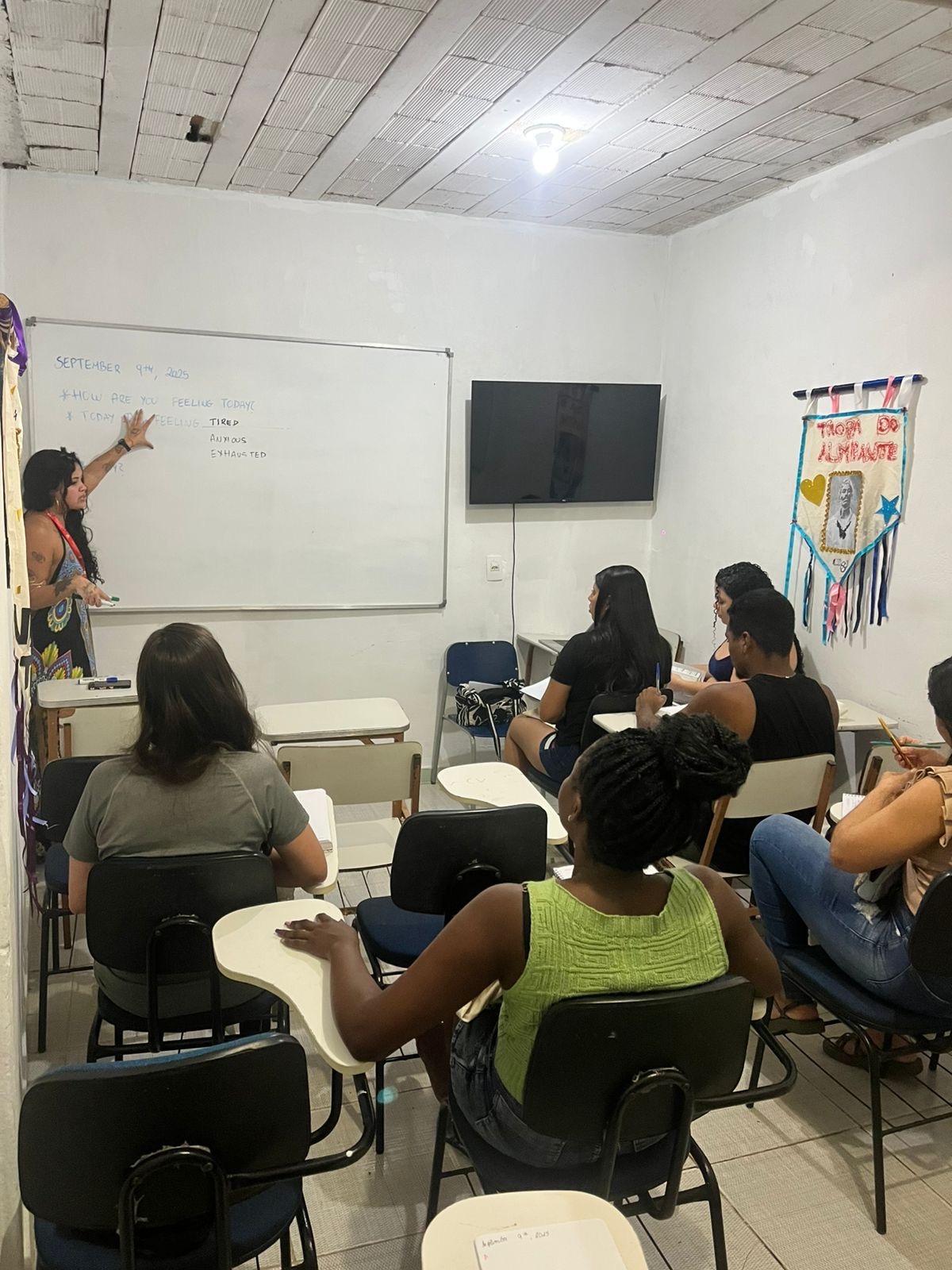 Turma de EJA em aula