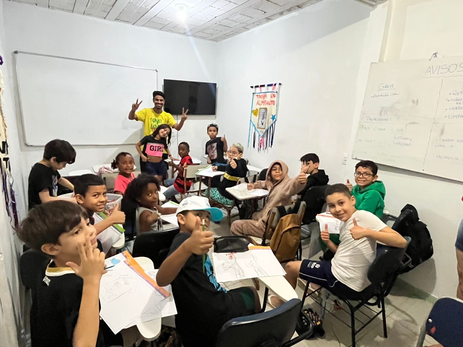 Turma de reforço escolar para crianças
